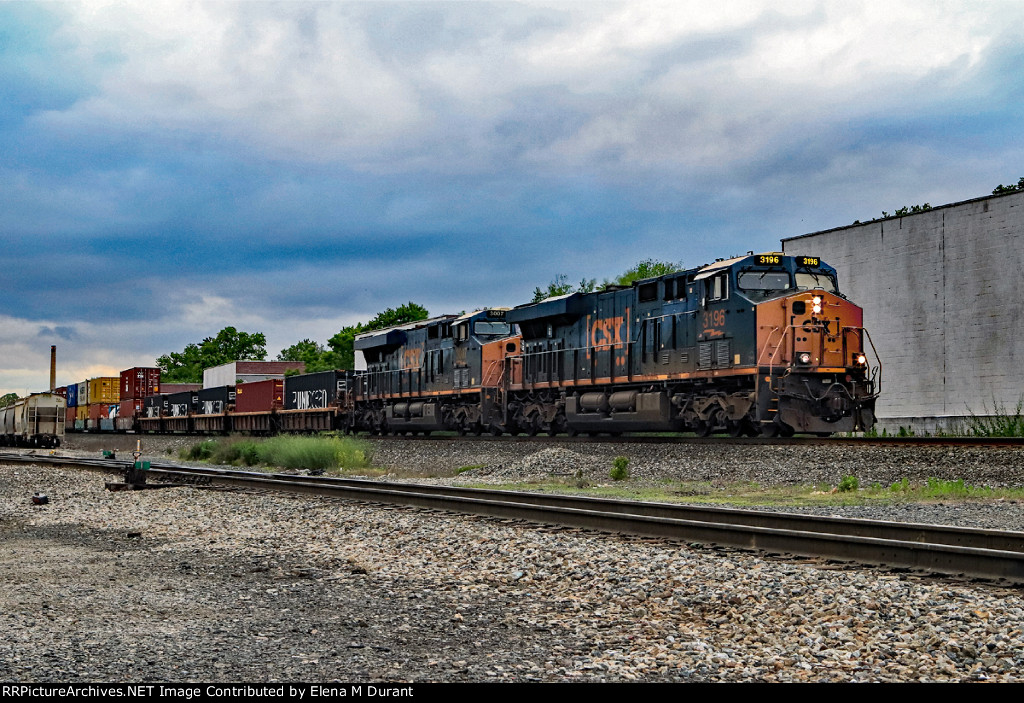 CSX 3196 on I-168